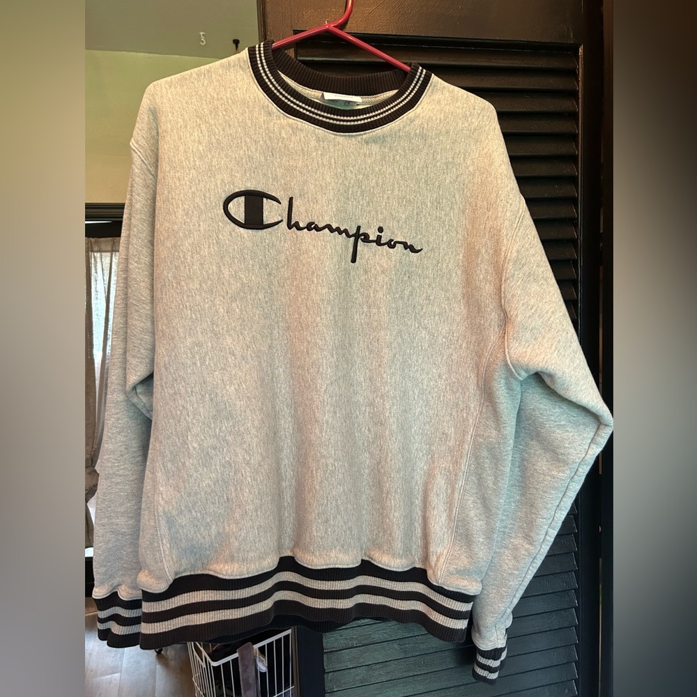Vintage 90s oversized grey champion crewneck striped collar